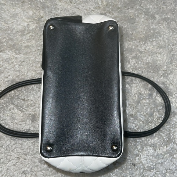 Chanel Ligne Cambon Medium Tote Bag - Picture 5 of 14